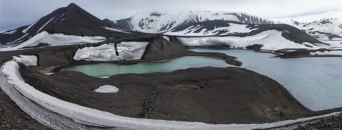 Hot Life in Antarctica: A new extremophile discovered at the edge of fire and ice